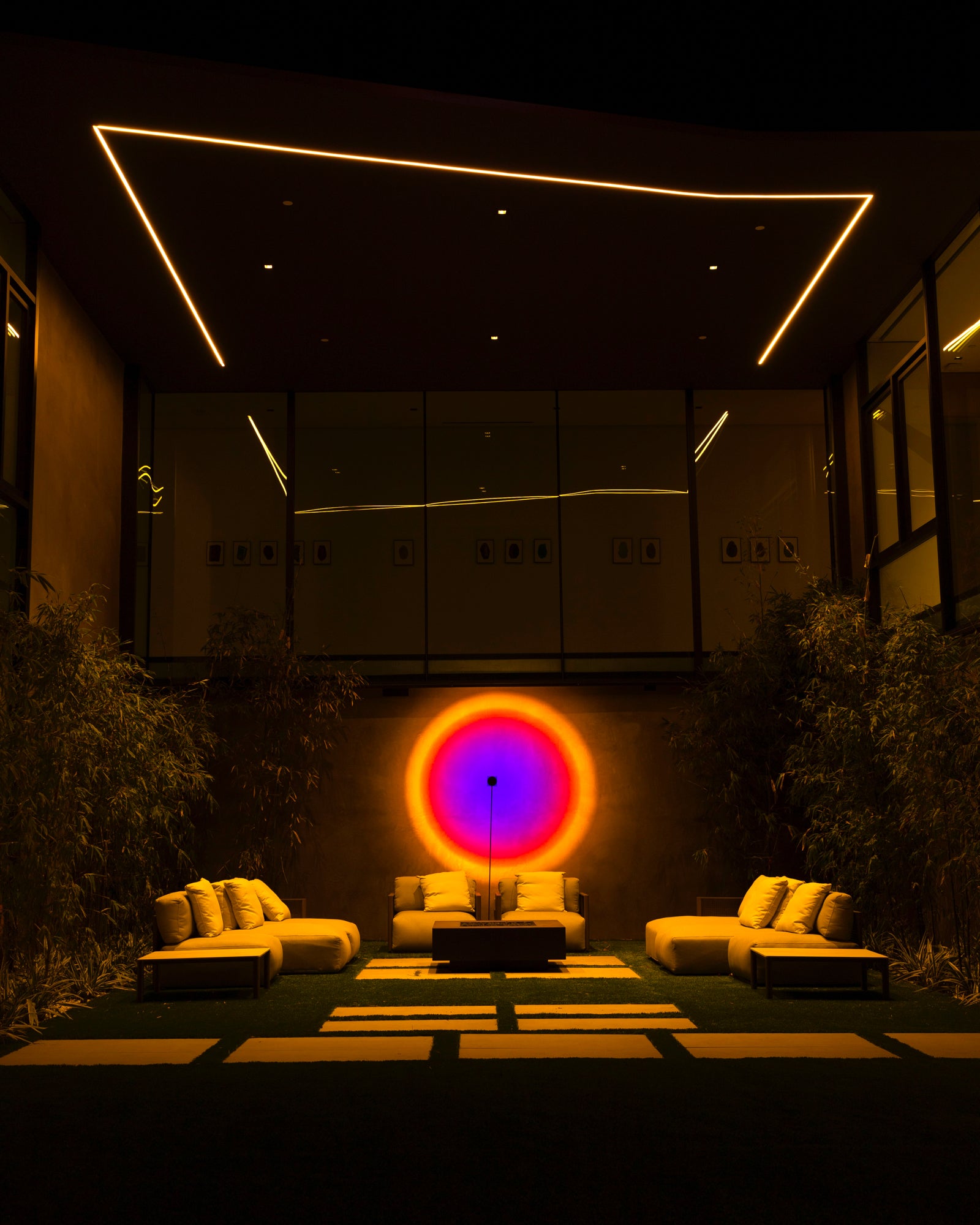 Giga Outdoor | Oversized base