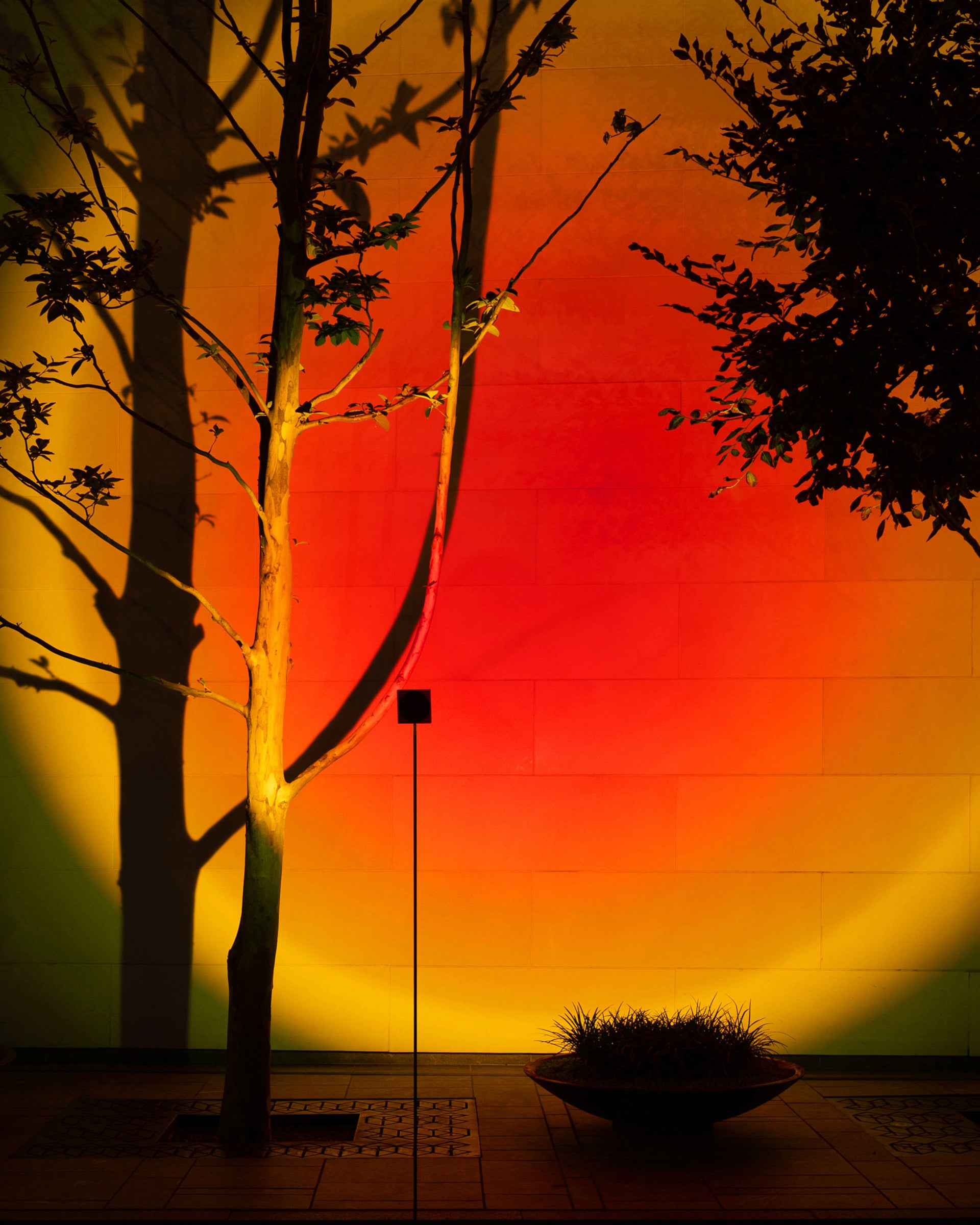 Giga Outdoor | Oversized base